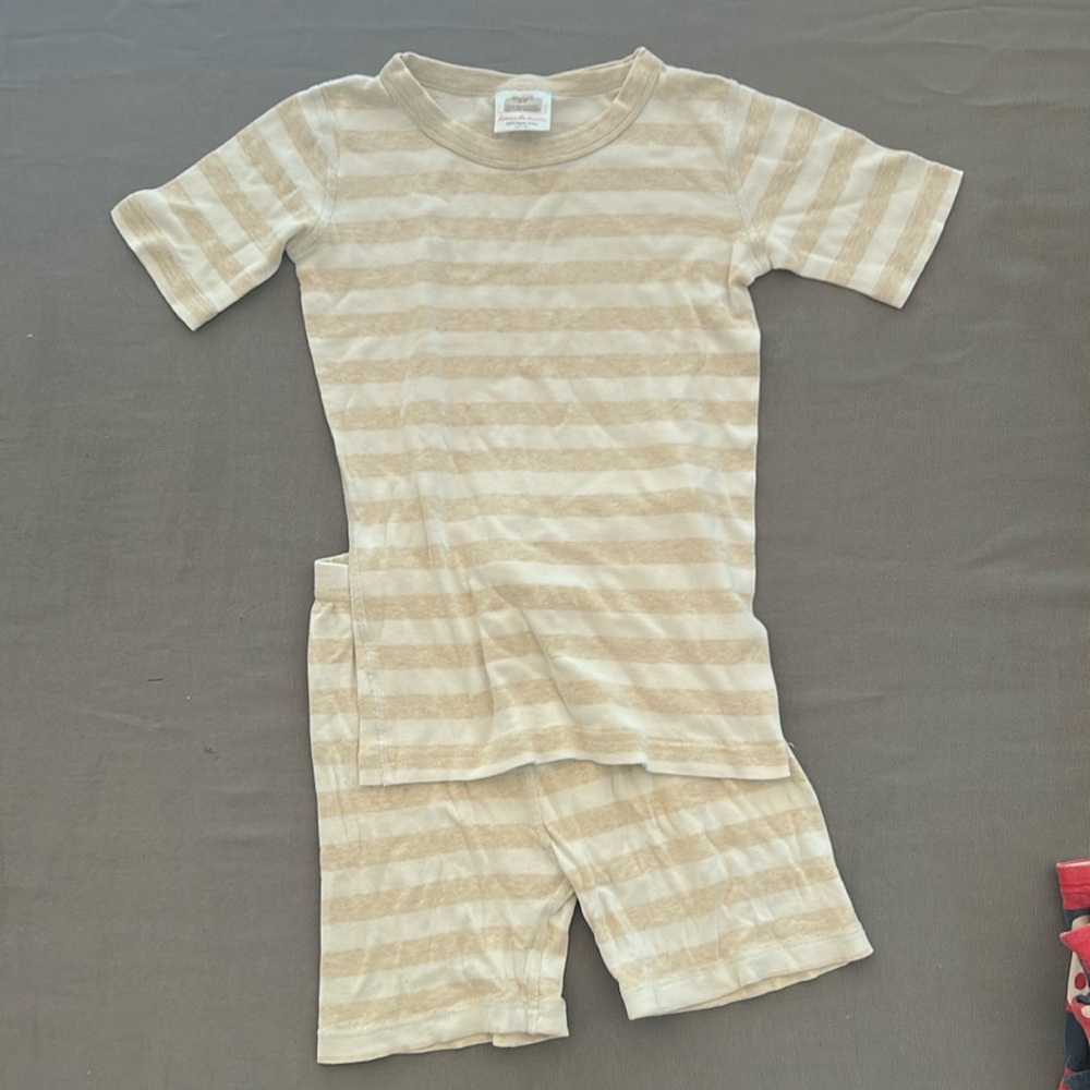 Hanna Anderssen Oatmeal & White short pjs size 10 140cm